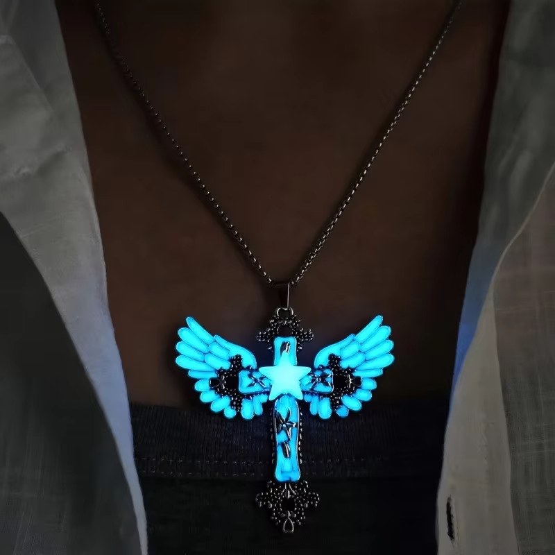 Luminous Star Cross Wing Penda - Glow In Dark Stars 评论和价格